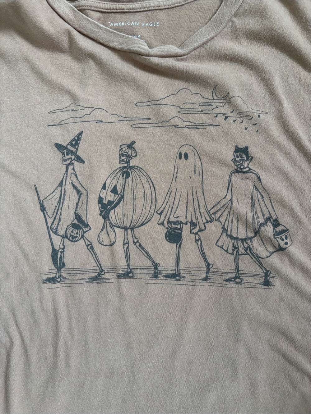 American Eagle Outfitters Brown Halloween Graphic Short-Sleeve Tee - Picture 3 of 6